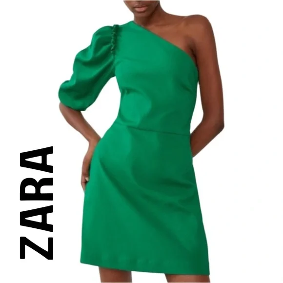green emerald velvet dress Zara One Shoulder Midi Dress main image 0